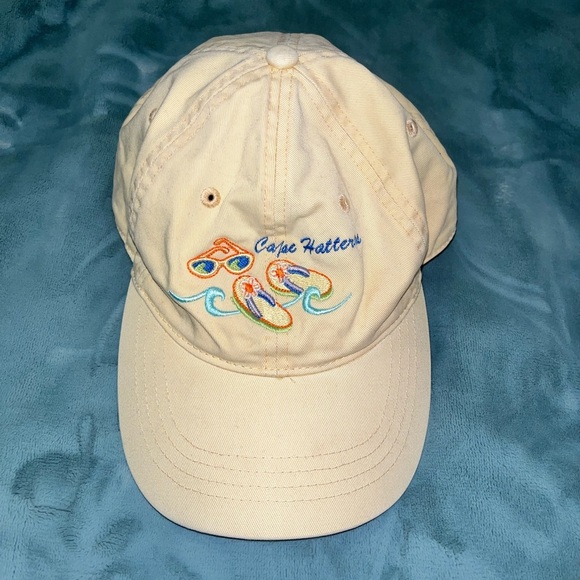 Cape Hatter yellow hat - Picture 1 of 8